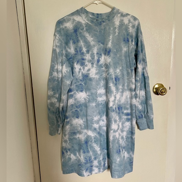 Old Navy Dresses & Skirts - Blue Tie-Dye Long Sleeve T-Shirt Dress
